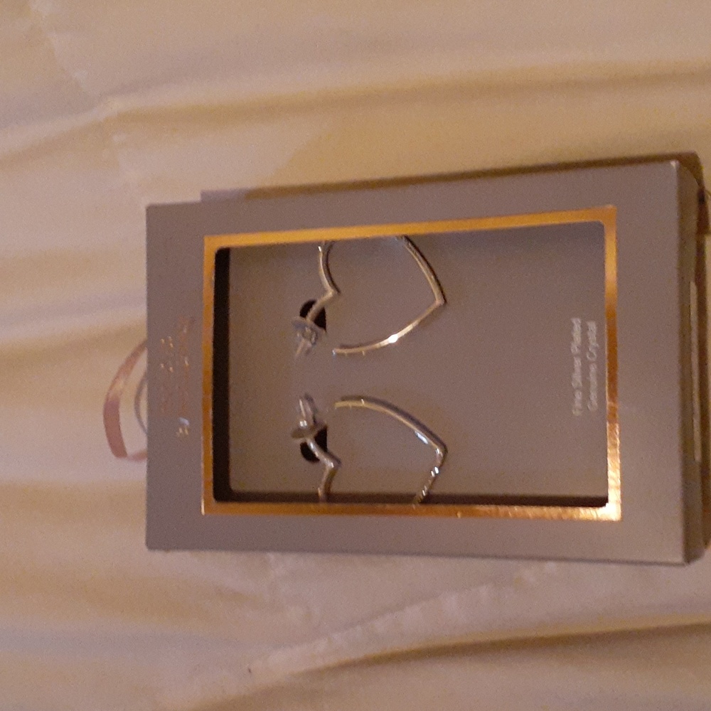 Fine silver plated genuine Crystal heart earrings